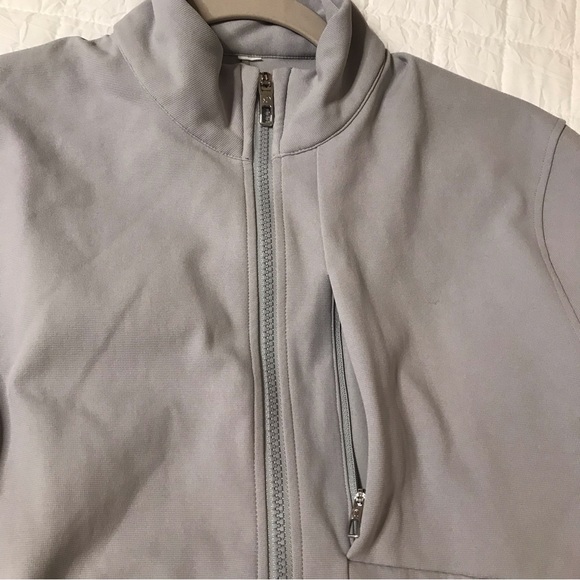 Lululemon men's Sojourn Jacket S light gray lightweight stretchy windbreaker - Picture 4 of 14
